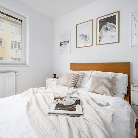 Prague Days - Bright Apartment - Balcony - Private Parking Exterior photo