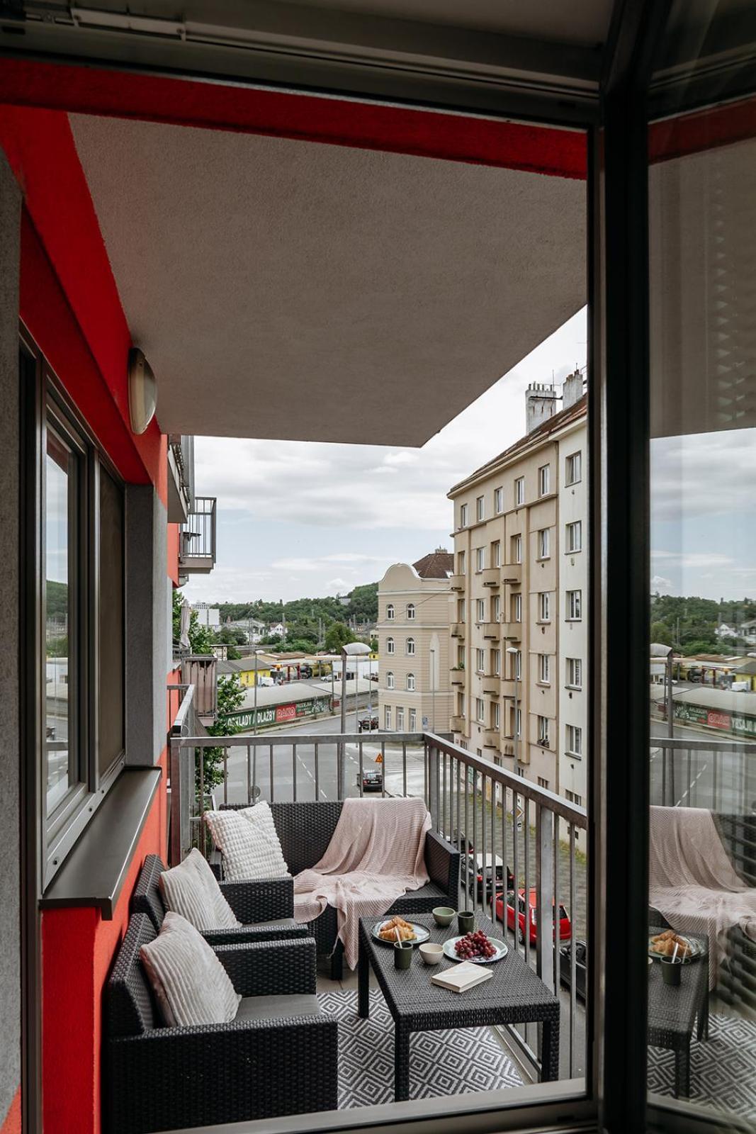 Prague Days - Bright Apartment - Balcony - Private Parking Exterior photo