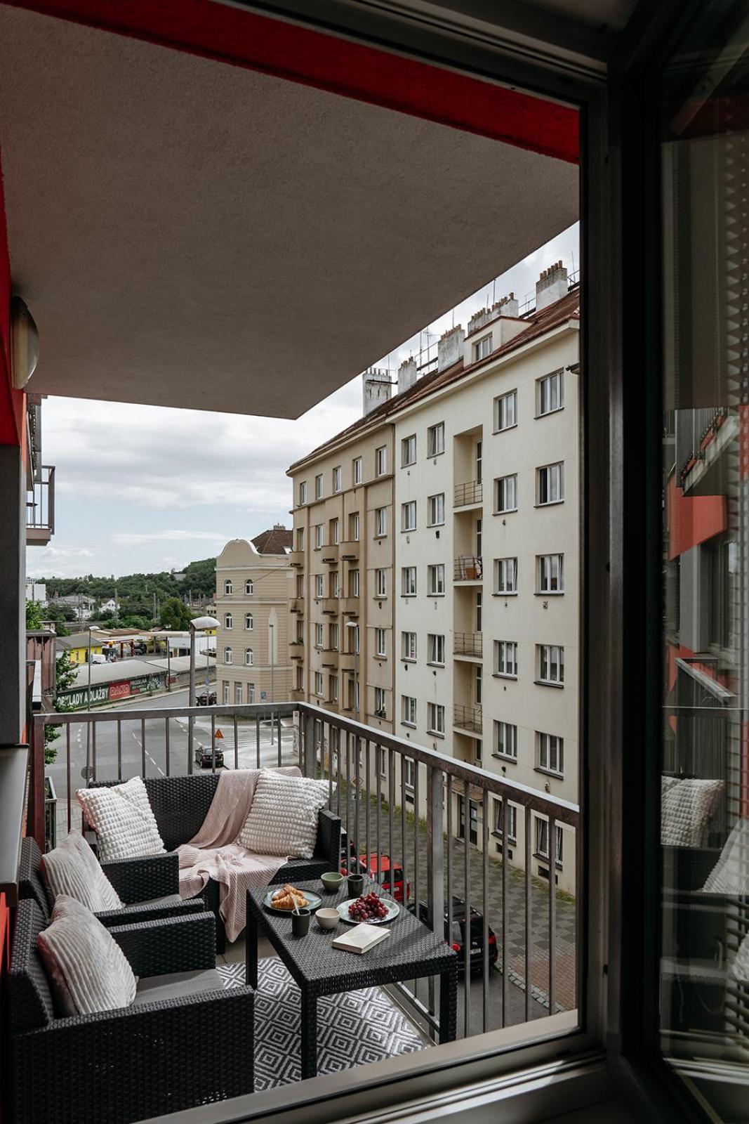 Prague Days - Bright Apartment - Balcony - Private Parking Exterior photo